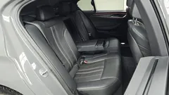 2022 BMW 5-Series 520i M Sport — фото 11