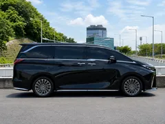 2025 Lexus LM 500h Royal — фото 5