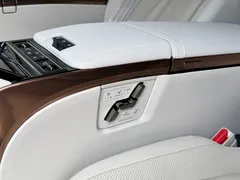 2025 Lexus LM 500h Royal — фото 10