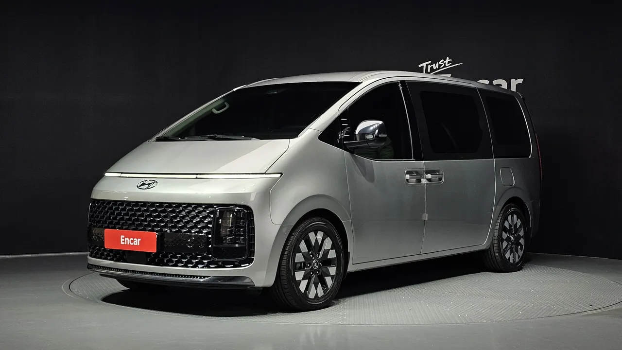 2023 Hyundai Staria 4WD Lounge 9-Seater