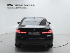 2023 BMW 5-Series 520i M Sport — фото 4