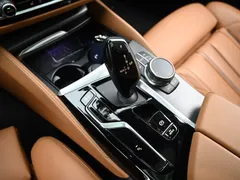 2023 BMW 5-Series 520i M Sport — фото 9