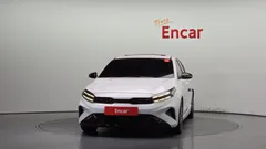 2022 Kia K3 1.6 Turbo GT 5Door — фото 3