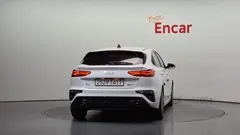 2022 Kia K3 1.6 Turbo GT 5Door — фото 4