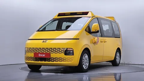 2023 Hyundai Staria L3.5  Kinder Safety Car