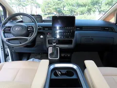 2023 Hyundai Staria Cargo 5-Seater — фото 14