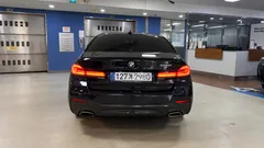 2023 BMW 5-Series 520i M Sport — фото 4