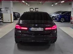 2022 BMW 5-Series 530e M Sport — фото 4
