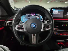 2022 BMW 5-Series 530e M Sport — фото 15
