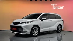 2023 Toyota Sienna 2.5 Hybrid 2WD — фото 1