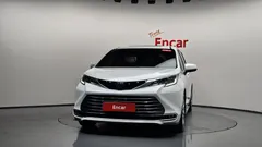 2023 Toyota Sienna 2.5 Hybrid 2WD — фото 3