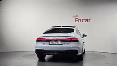 2023 Audi A7 55 TFSI e Quattro Premium — фото 4