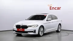 2023 BMW 5-Series 520i Luxury — фото 1