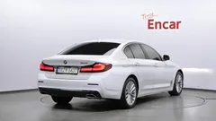 2023 BMW 5-Series 520i Luxury — фото 2