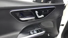 2022 Mercedes-Benz C-Class C200 4MATIC Avantgarde — фото 19