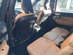 2022 Volvo XC90 B6 Inscription — фото 13
