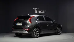2022 Kia Niro Signature — фото 2