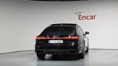 2023 Audi A7 55 TFSI e Quattro Premium — фото 4