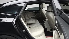 2023 Audi A7 55 TFSI e Quattro Premium — фото 11
