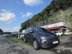 2023 Hyundai Staria Tourer 11-Seater — фото 2