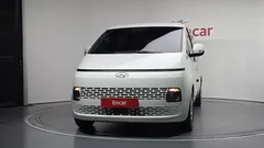 2023 Hyundai Staria Tourer 11-Seater — фото 3
