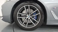 2023 BMW 5-Series 520i M Sport — фото 5