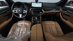 2023 BMW 5-Series 520i M Sport — фото 7