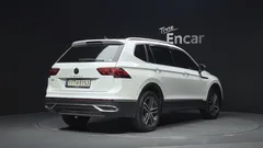 2022 Volkswagen Tiguan 2.0 TSI Prestige — фото 2