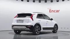 2022 Kia Niro Signature — фото 2