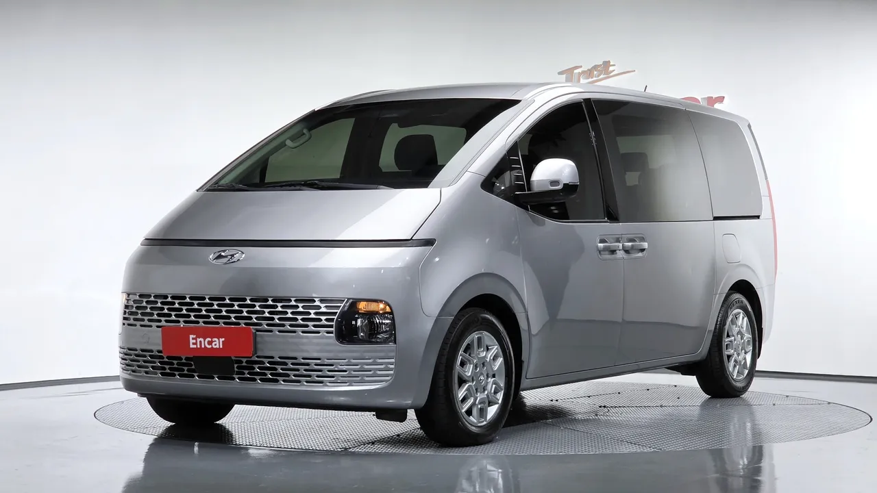 2022 Hyundai Staria Tourer 11-Seater