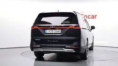 2023 Kia Carnival Gasoline 7-Seater Signature — фото 4