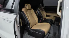 2023 Kia Carnival Diesel 9-Seater Prestige — фото 12