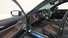2022 BMW 7-Series 745Le iPerformance M Sport — фото 10