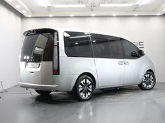 2022 Hyundai Staria Lounge 9-Seater — фото 3