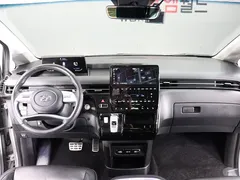 2022 Hyundai Staria Lounge 9-Seater — фото 15