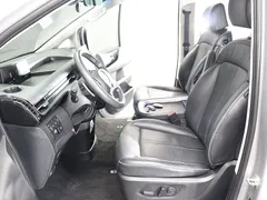 2022 Hyundai Staria Lounge 9-Seater — фото 18