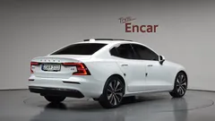 2023 Volvo S60 B5 Ultimate Bright — фото 2