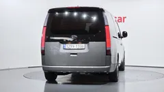 2023 Hyundai Staria Lounge 9-Seater — фото 4