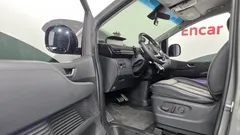 2023 Hyundai Staria Lounge 9-Seater — фото 10