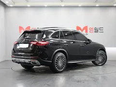 2023 Mercedes-Benz GLC-Class GLC300 4MATIC AMG Line — фото 3