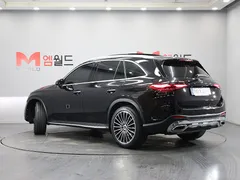 2023 Mercedes-Benz GLC-Class GLC300 4MATIC AMG Line — фото 4