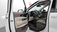 2023 Kia Carnival Gasoline 9-Seater Hi-Limousine — фото 10