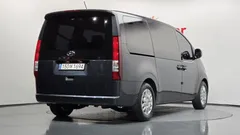 2023 Hyundai Staria Tourer 9-Seater — фото 2