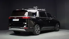 2023 Kia Carnival Diesel 9-Seater Prestige — фото 2
