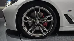 2023 BMW 5-Series M550i xDrive — фото 5