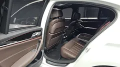 2023 BMW 5-Series M550i xDrive — фото 11