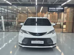 2022 Toyota Sienna 2.5 Hybrid 2WD — фото 3