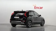 2022 Kia Niro Signature — фото 2