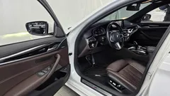 2022 BMW 5-Series 530i xDrive M Sport Package — фото 10
