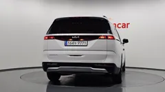 2022 Kia Carnival Diesel 9-Seater Prestige — фото 4